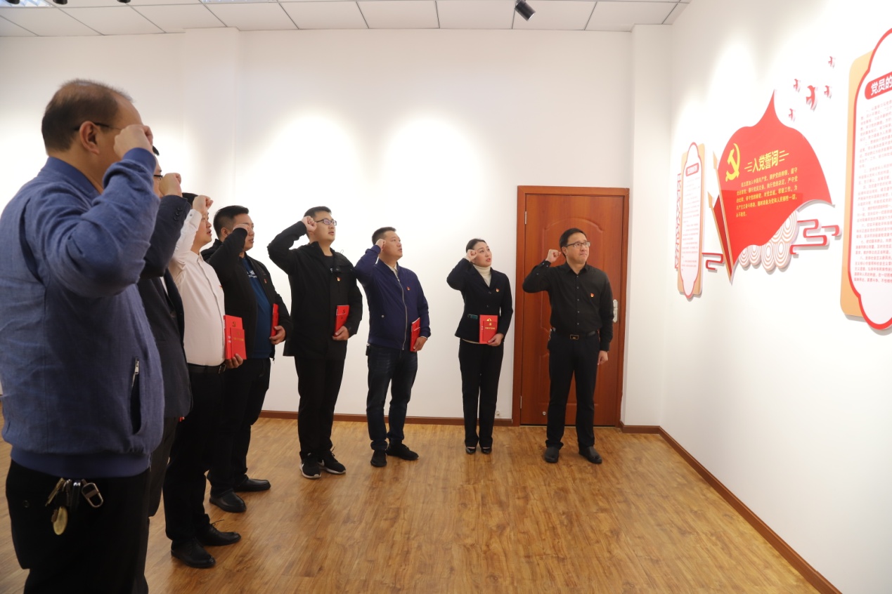 善學善思善言善行，起好黨員帶頭作用